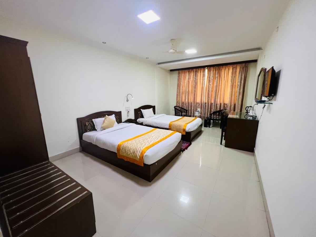 Bodhgaya Regency Hotel Екстериор снимка