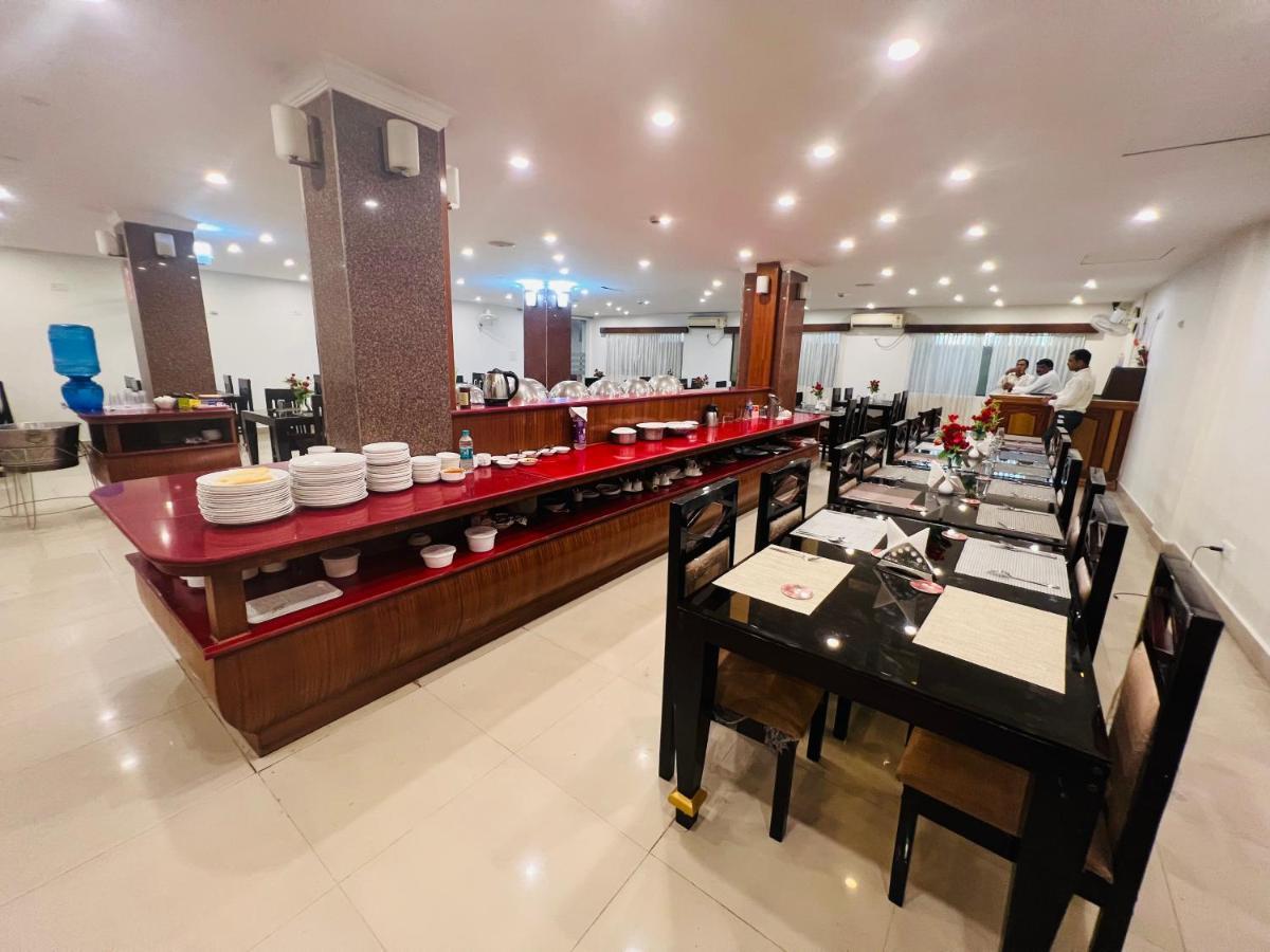 Bodhgaya Regency Hotel Екстериор снимка