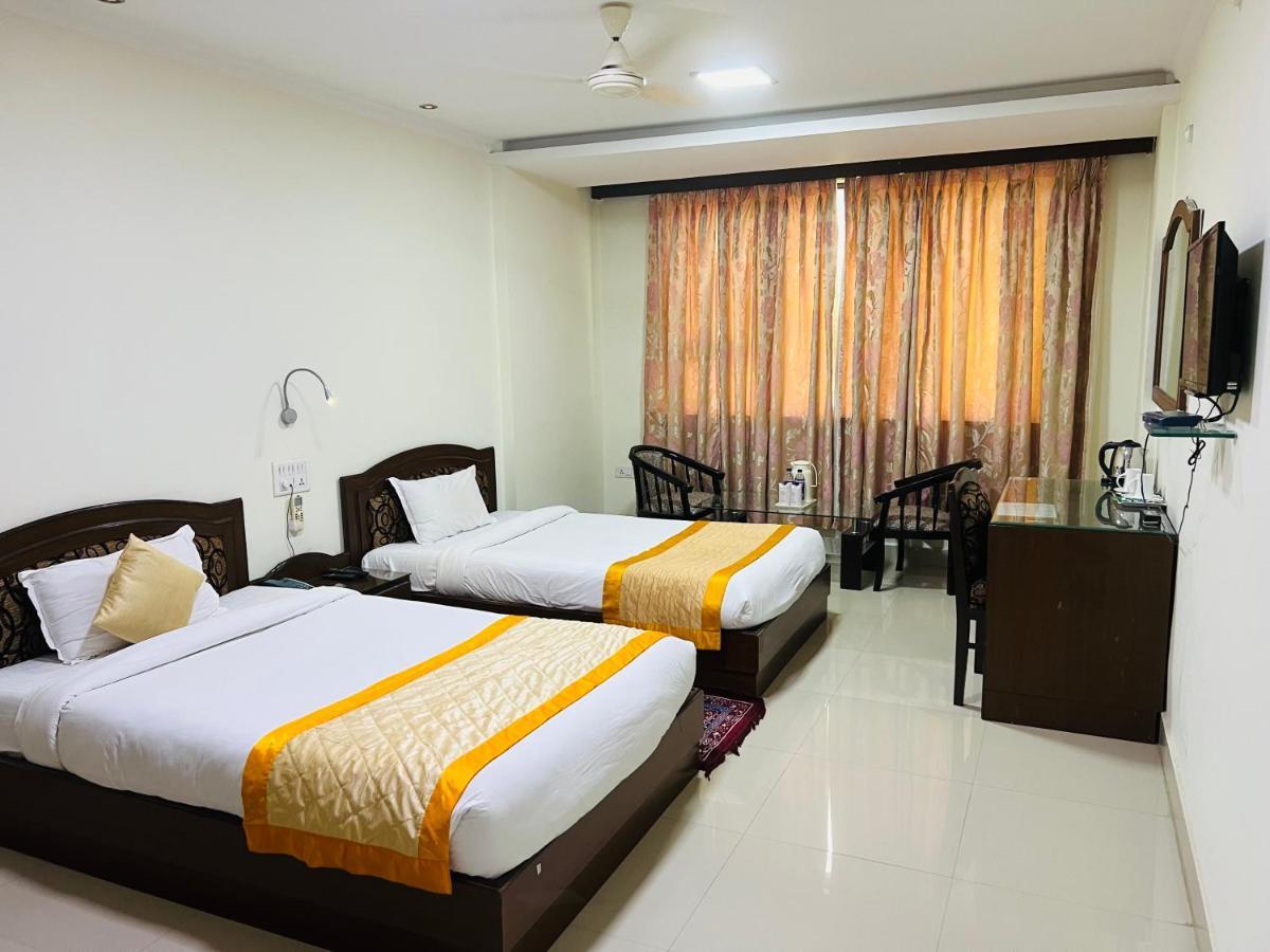 Bodhgaya Regency Hotel Екстериор снимка