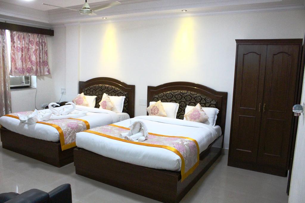 Bodhgaya Regency Hotel Екстериор снимка