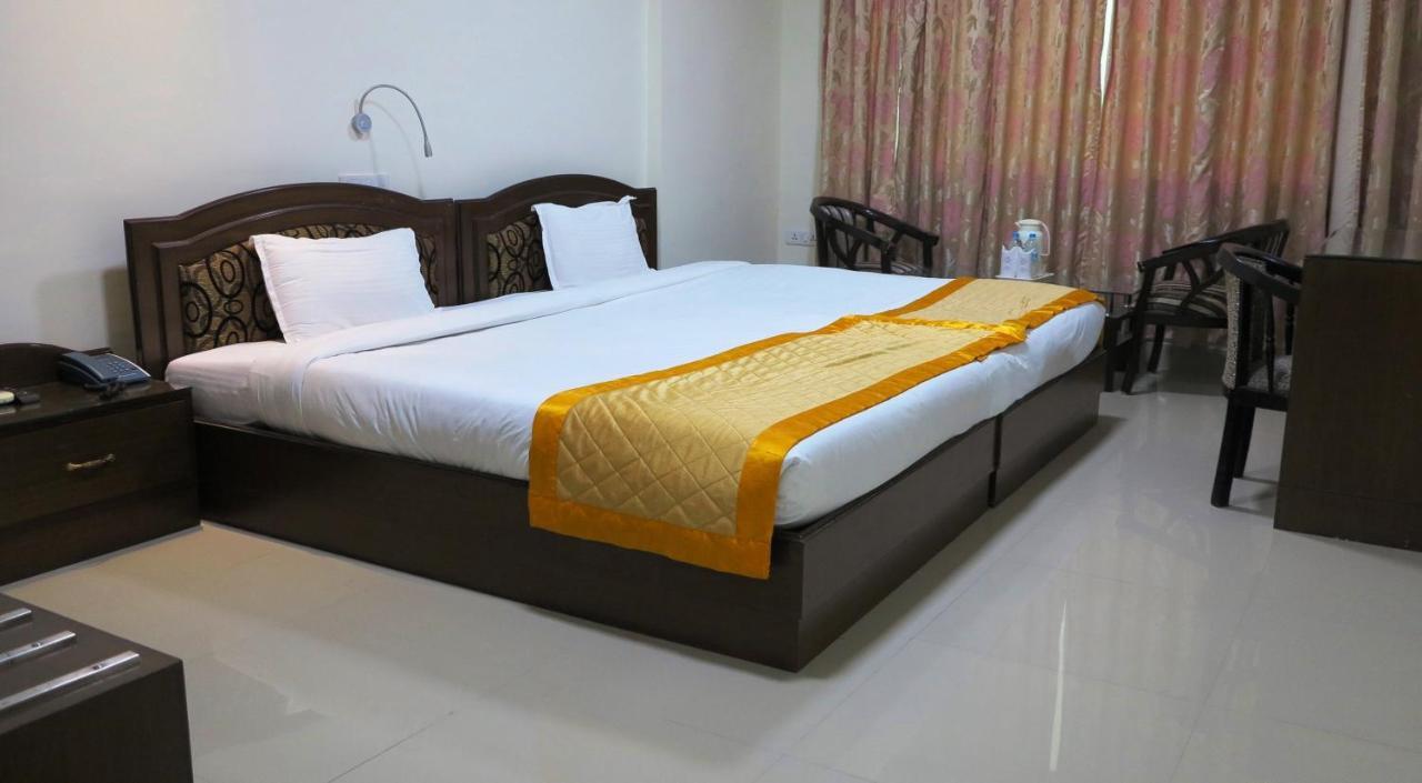 Bodhgaya Regency Hotel Екстериор снимка